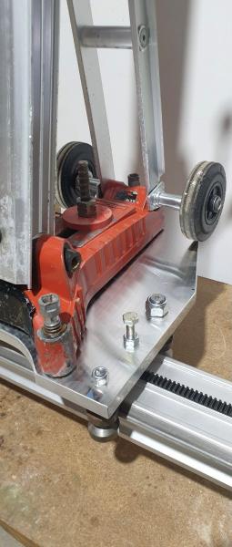 Reihenbohrvorrichtung speziell für das Hilti Schienensystem